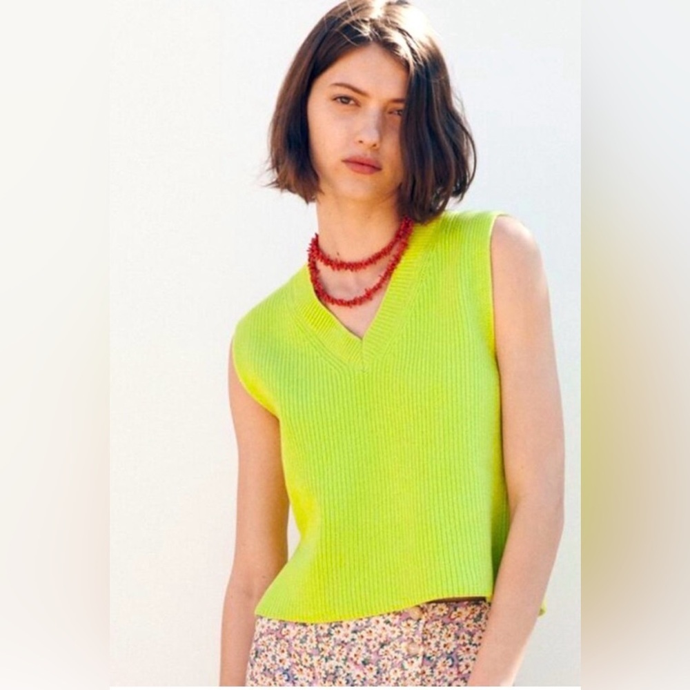 Zara Ribbed Knit Sweater Vest size Large Lime Green